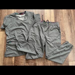 Vince Camuto Jogger Scrub Set Heather Gray